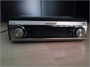 https://www.mycarforum.com/uploads/sgcarstore/data/6/pioneer_cd_player_dehp80rs front_11310_1_crop.jpg